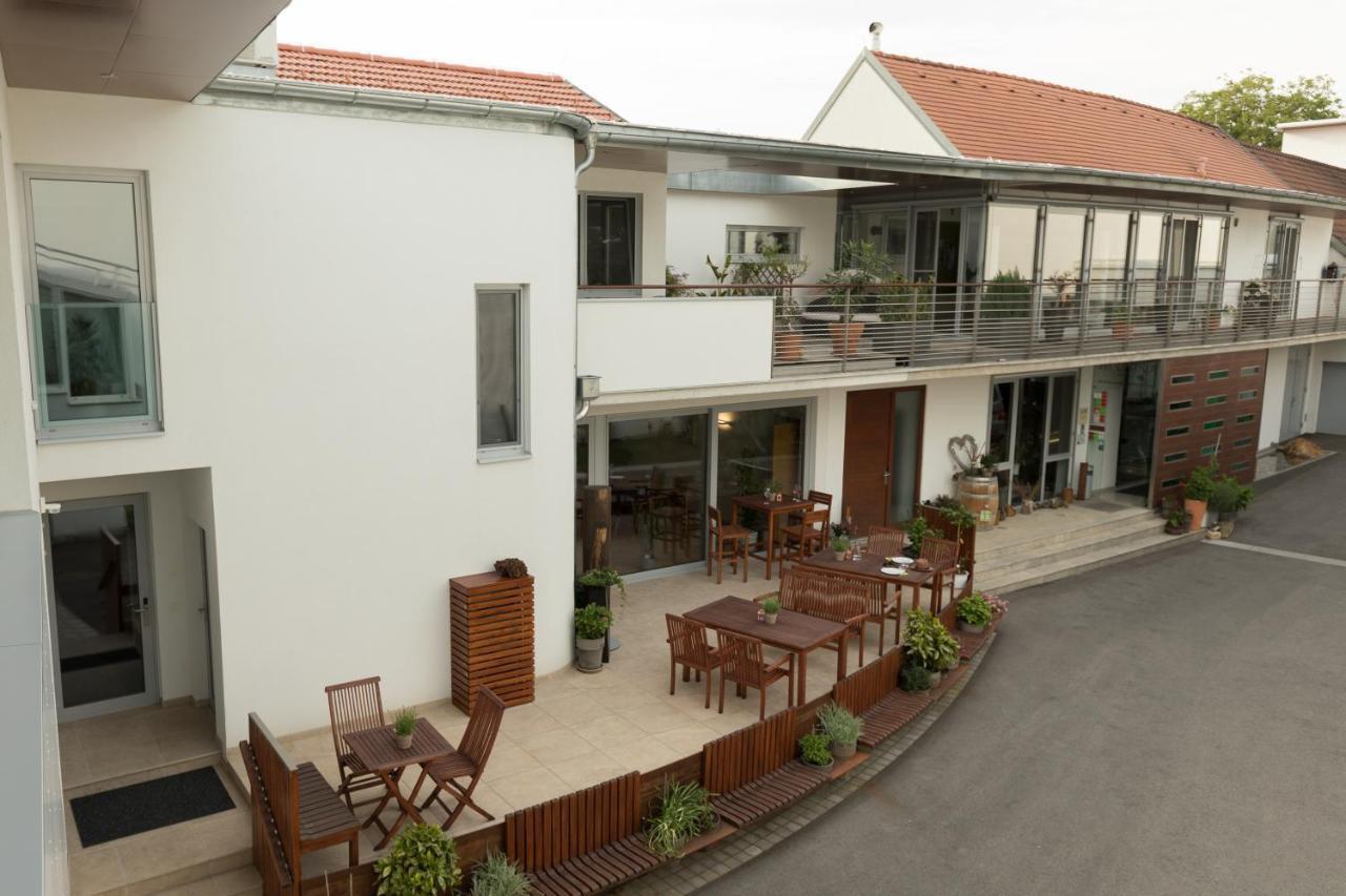 Iby-Lehrner Wein-Gut Und Wein-Traeumerei Horitschon Exterior foto