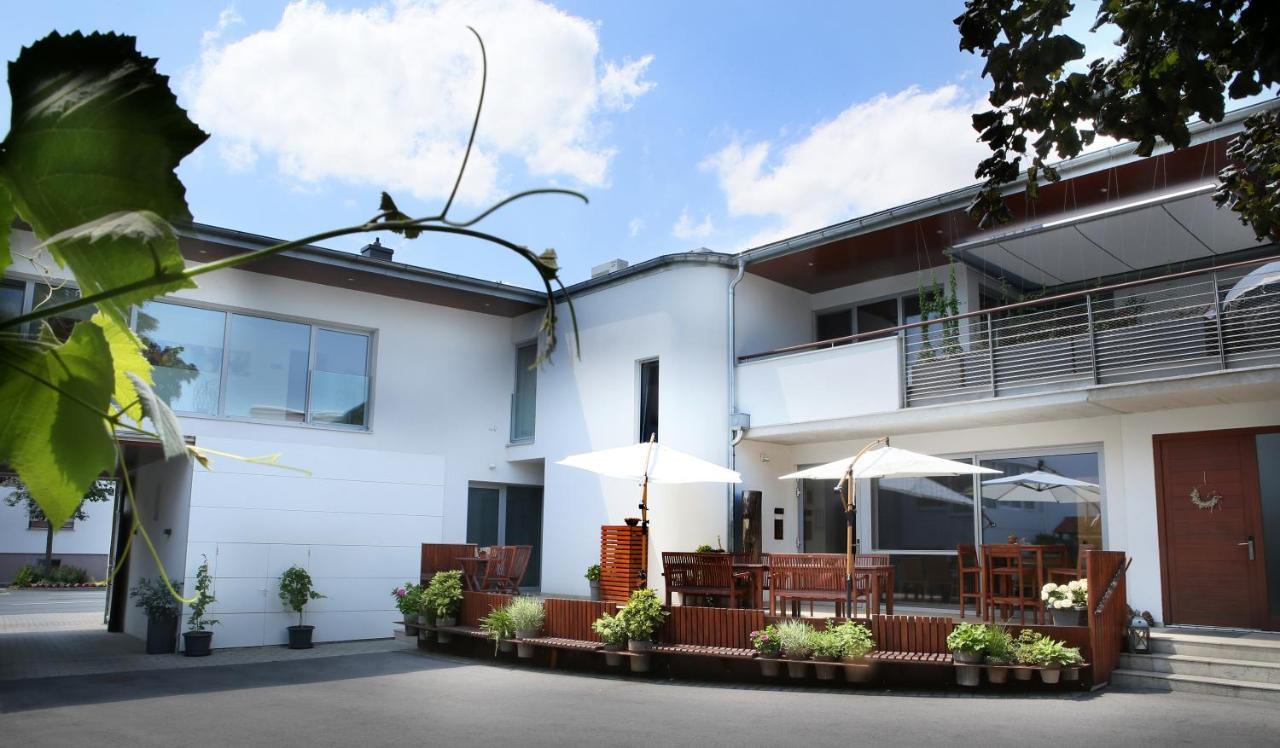 Iby-Lehrner Wein-Gut Und Wein-Traeumerei Horitschon Exterior foto