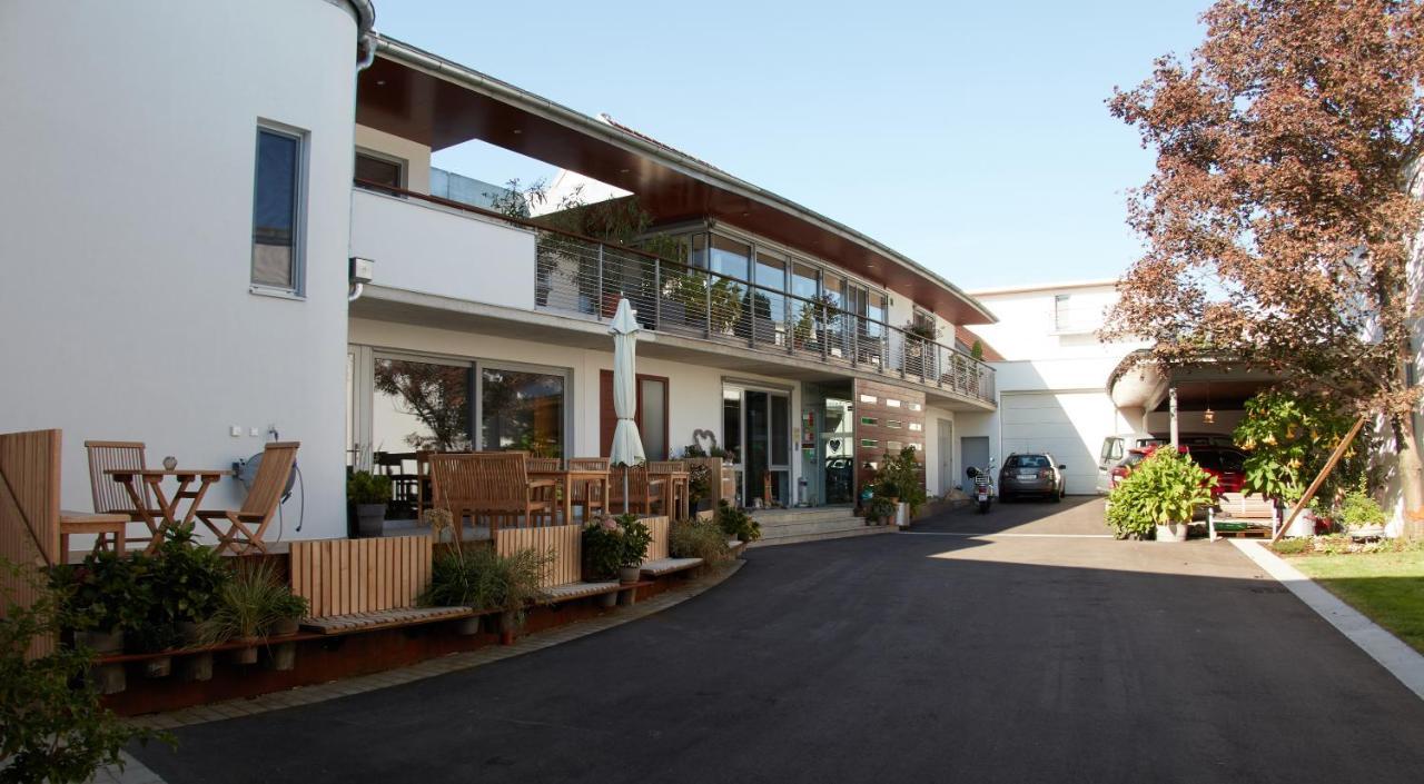 Iby-Lehrner Wein-Gut Und Wein-Traeumerei Horitschon Exterior foto